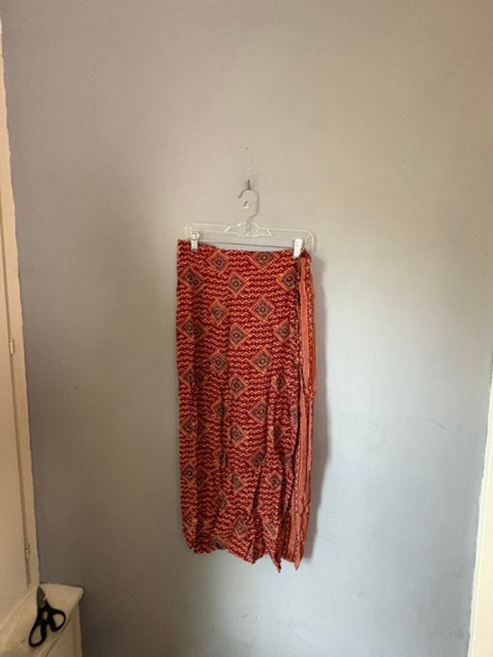 Chico’s Design Women’s Red Geometric Pleated Skirt Size 2